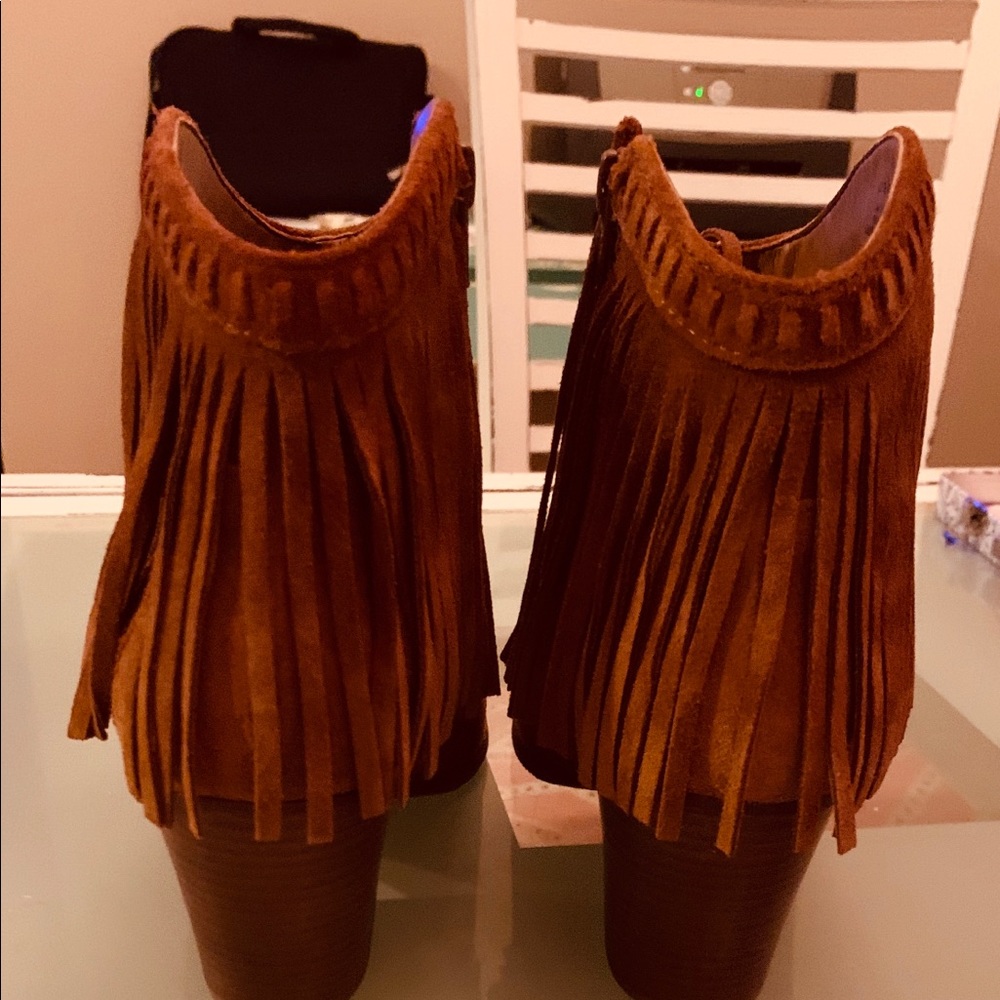 NEW, Gianni Bini, Brown Fringe, Ankle Booties, Size 10 - Picture 8 of 9